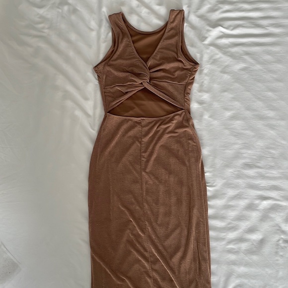 Forever 21 Dresses & Skirts - NWT Midi Tank Twist-Back Bodycon Dress